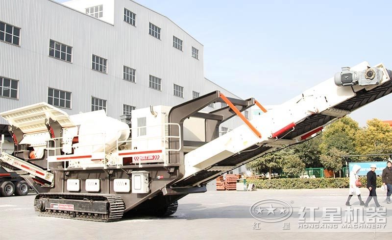 小型履帶石頭破碎機匠工于心，環(huán)保達標，不怕污染