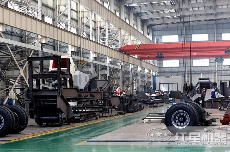 可流動的全自動錘式粉碎機(jī)車間生產(chǎn)，工匠精神，性能優(yōu)良