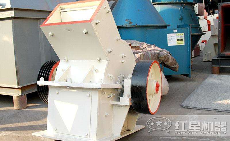 小型錘式破碎機(jī)，體積小，易移動