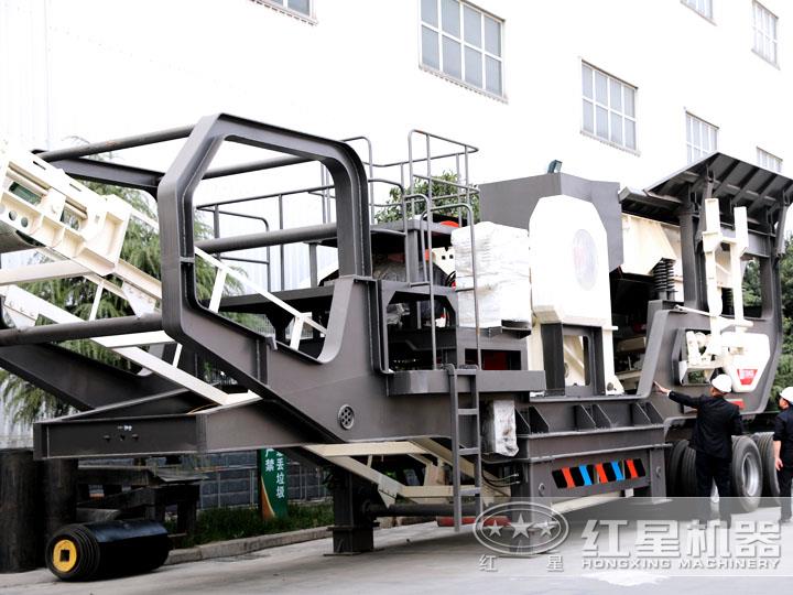 輪胎移動破碎站配鄂式破碎機，時產50-500t/h