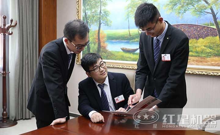 專(zhuān)業(yè)人員設(shè)計(jì)建筑垃圾資源處理生產(chǎn)線